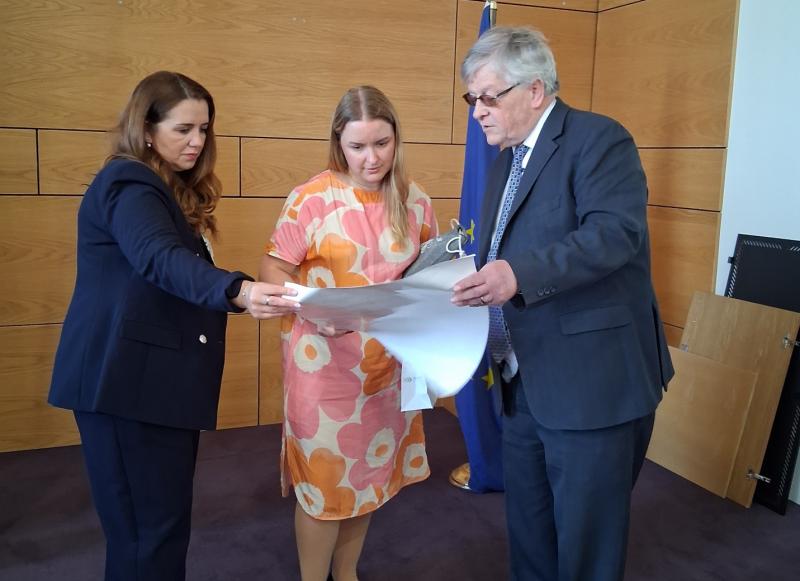 Nikki Campbell of Louth LEO, Finnish Embassy Deputy Head of Mission, and Paddy Malone PRO Dundalk Chamber